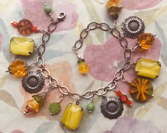 Br-120 Sunflower Silver Bracelet. Summer bracelet. Yellow and Silver Bracelet. Chain Charm Bracelet. Free Shipping.