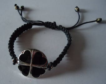 Adjustable Tibetan bracelet with a black clover