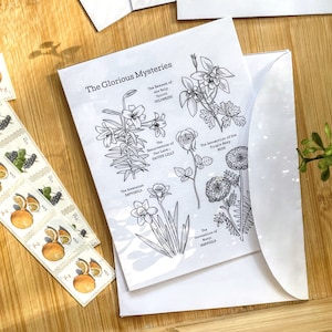 Druckbare spirituelle Blumenstrauß Karte Blumen des Rosenkranzes Botanische katholische Karte für Priester Geschenkidee für den Monat der Rosenkranzgebetskarte