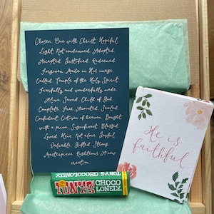 Christliches Briefkasten Geschenk für sie - Geburtstag, Muttertag, einfach so für Frauen - Schriftblock, Affirmation Postkarten & Schokolade