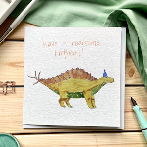 Verjaardagskaart dinosaurus - maak er een mooie verjaardagskaart van stegosaurus woordspeling kinderverjaardagskaart