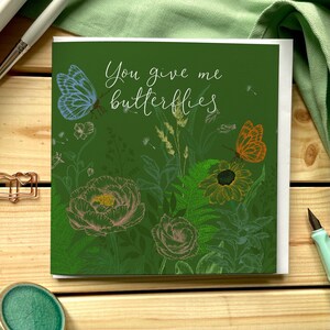 Tarjeta de felicitación romántica - Me regalas mariposas