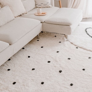 Carpet dots 140 x 200