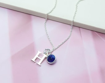 Collar con inicial y zafiro, piedra natal de septiembre; collar personalizado con letra en plata de ley; delicada joyería con monograma y gema de zafiro.