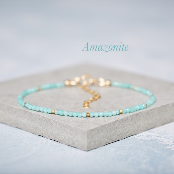 Amazoniet edelsteen armband, natuurlijke Aqua Mint blauwe edelsteen en goud of zilver sierlijke armband, kleine edelsteen kralen stapelen armband