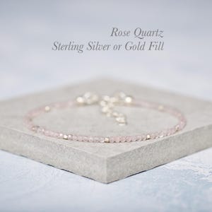 Bransoletka z kwarcu różowego, prezent z kamieni szlachetnych na znak miłości i przyjaźni, subtelna, wielowarstwowa bransoletka do noszenia na co dzień, wykonana ze złota 14k lub srebra próby 925