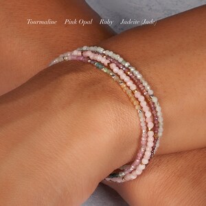 Pulsera delicada de ópalo rosa, pulsera apilable de plata de ley/oro de grado AA de muy alta calidad con gema rosa diminuta, ideal para cumpleaños de octubre. imagen 3