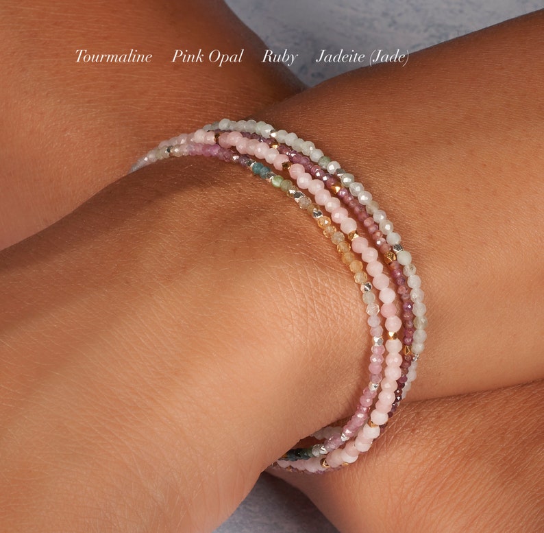 Pulsera delicada de ópalo rosa, pulsera apilable de plata de ley/oro de grado AA de muy alta calidad con gema rosa diminuta, ideal para cumpleaños de octubre. imagen 3