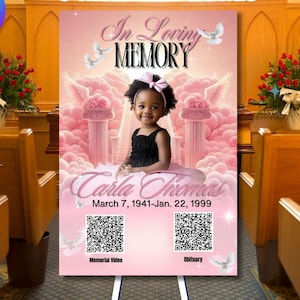 Könnte beinhalten: Ein rosa-weißes Gedenkposter mit einem Foto eines jungen Mädchens. Das Poster trägt den Text "In Loving Memory" und "Carla Thomas" mit den Daten "March 7, 1941-Jan. 22, 1999". Es gibt zwei QR-Codes, einer mit der Bezeichnung "Memorial Video" und der andere mit der Bezeichnung "Obituary".