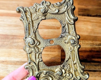 VINTAGE Metall Steckdose Platte Abdeckungen mit Blumen Rose Design, Gold Messing Farbe Wohnkultur