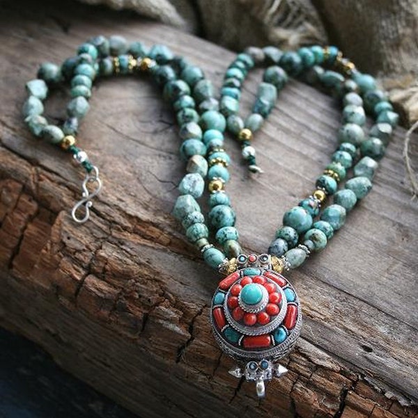 Turquoise Gau Box pendant necklace