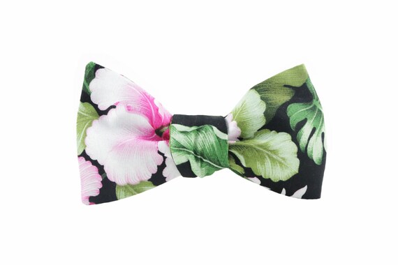 Items similar to Floral Hawaiian Print Bow Tie/adjustable/wedding bow ...