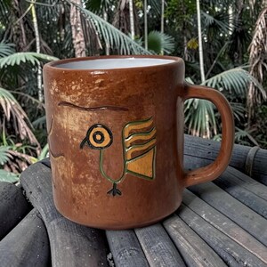 Mug vintage en faïence de Cusco – Oiseau péruvien, soleil et art populaire andin