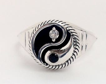 Yin Yang Ring