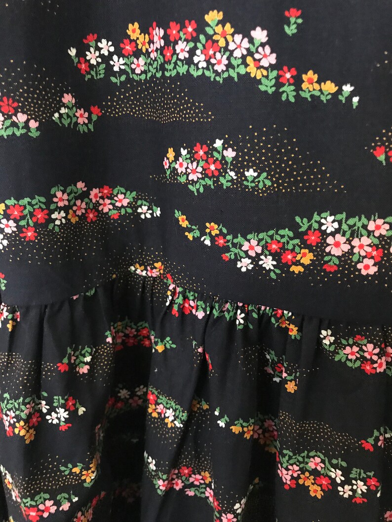 Gypsy style vintage skirt black floral flared style with gathered layer Peasant Gypsy Boho look size M best to fit 10-12