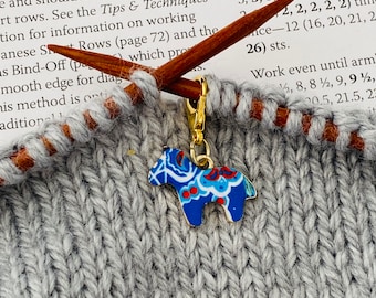 Swedish dala horse stitch marker/progress marker, choice of fittings for knitting or crochet, knitting accessory, single stitch marker