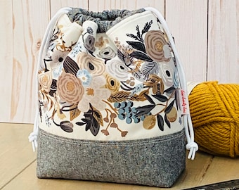 Grey floral drawstring project bag, Rifle Paper vines fabric and Essex linen, one skein project bag, cheeky little sock sack, reusable bag