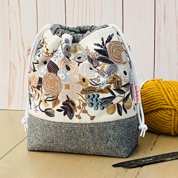 Grey floral drawstring project bag, Rifle Paper vines fabric and Essex linen, one skein project bag, cheeky little sock sack, reusable bag