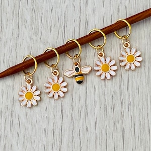 Bee and daisy stitch marker set, choice of fitting for knitting or crochet, set of 5 enamel charm markers, progress keepers image 1