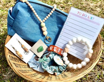 Worn Wild Mystery Scoop