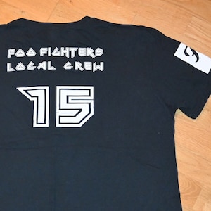 2000&#39;s The FOO FIGHTERS rare concert &#39;15 Tour Crew Iron Maiden grunge rock tee t-shirt (L/XL) X-Large Y2K Vtg Nirvana Dave Grohl tshirt GiFT