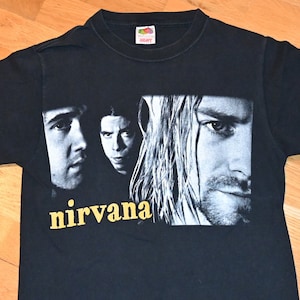 1990&#39;s NIRVANA vintage original grunge rock 1990&#39;s Y2K 2000&#39;s punk tee t-shirt (S) Small Kurt Cobain Dave Grohl Foo Fighters tshirt GiFT