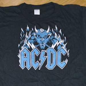 1980&#39;s AC/DC ACDC vintage concert tour 70s 80s rare original rock-n-roll metal band t-shirt tee tshirt (M) Medium Angus Young Mens Gift