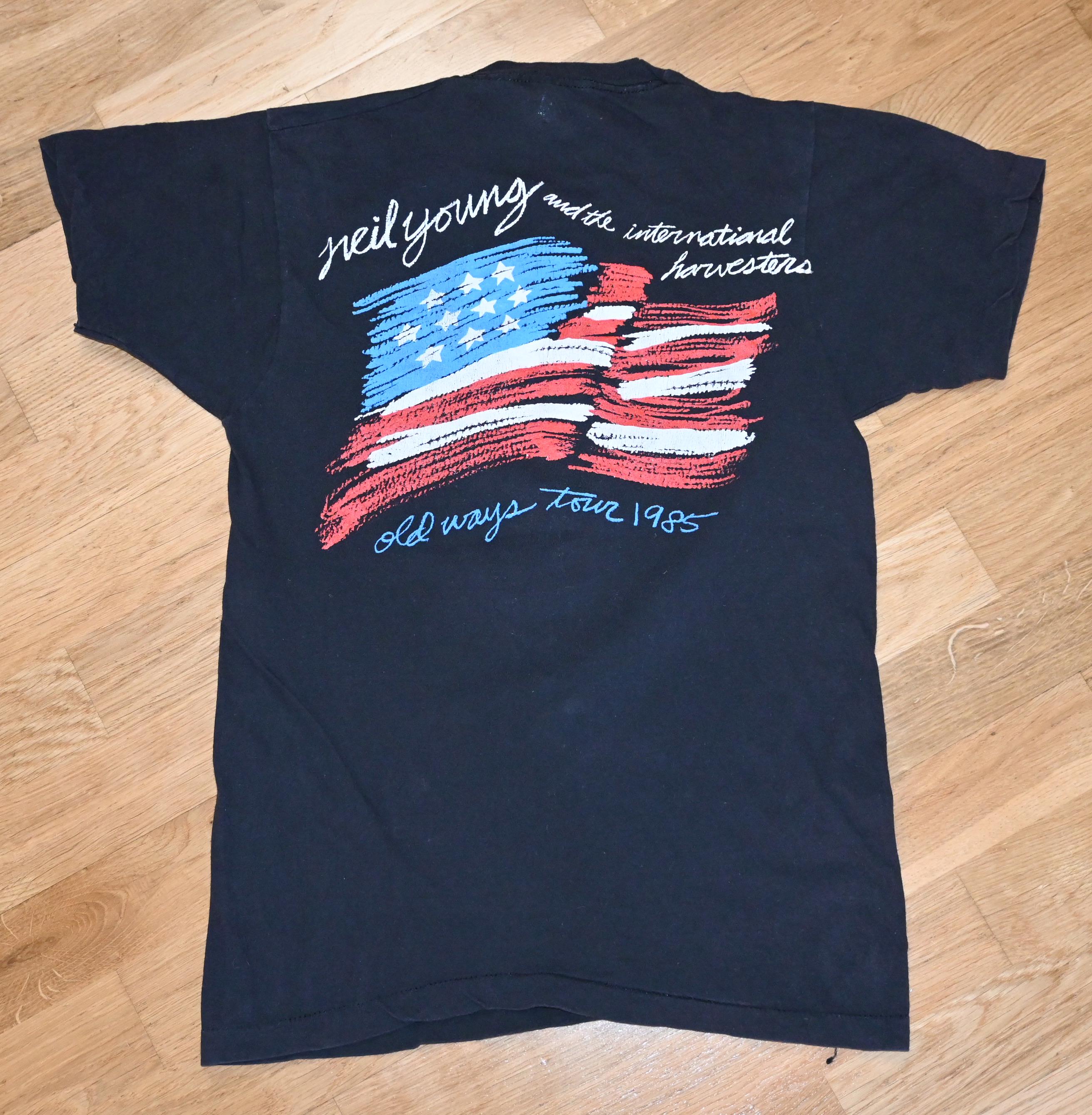 オリジナル　本物　ヴィンテージ　ニールヤング　1985年ツアーTシャツ　M 1985 NEIL YOUNG Vintage Rare Concert 1980's 80's Usa Tour Garage