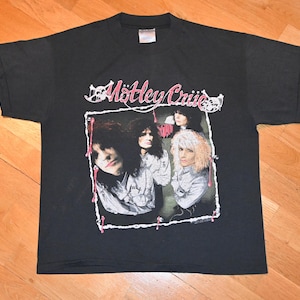 1989 MOTLEY CRUE vintage rare original Dr Feelgood 1980&#39;s Concert Tour rock hair metal band tee t-shirt (M/L) Large 80&#39;s Tshirt Crew GiFT