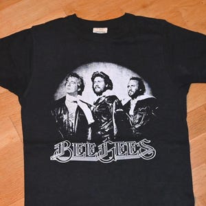 1970&#39;s The BEE-GEES vintage rare original 1976 Tour Concert disco band tee 70&#39;s  rock r&b soul tshirt t-shirt (S) Small Barry Gibb vtg GiFT