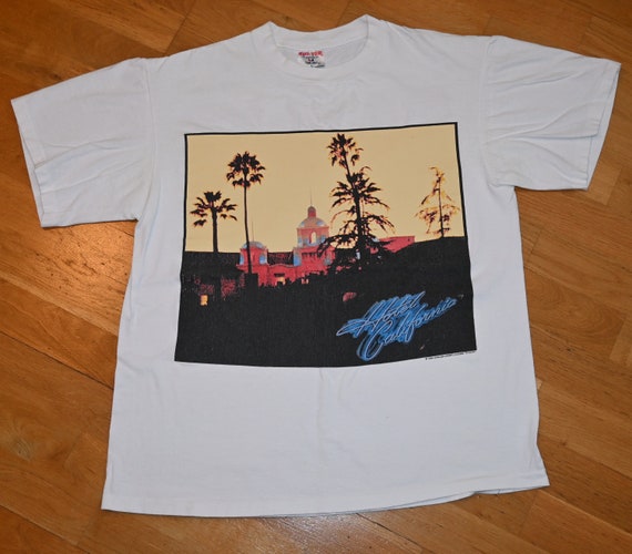 Eagles throwback t shirt deals