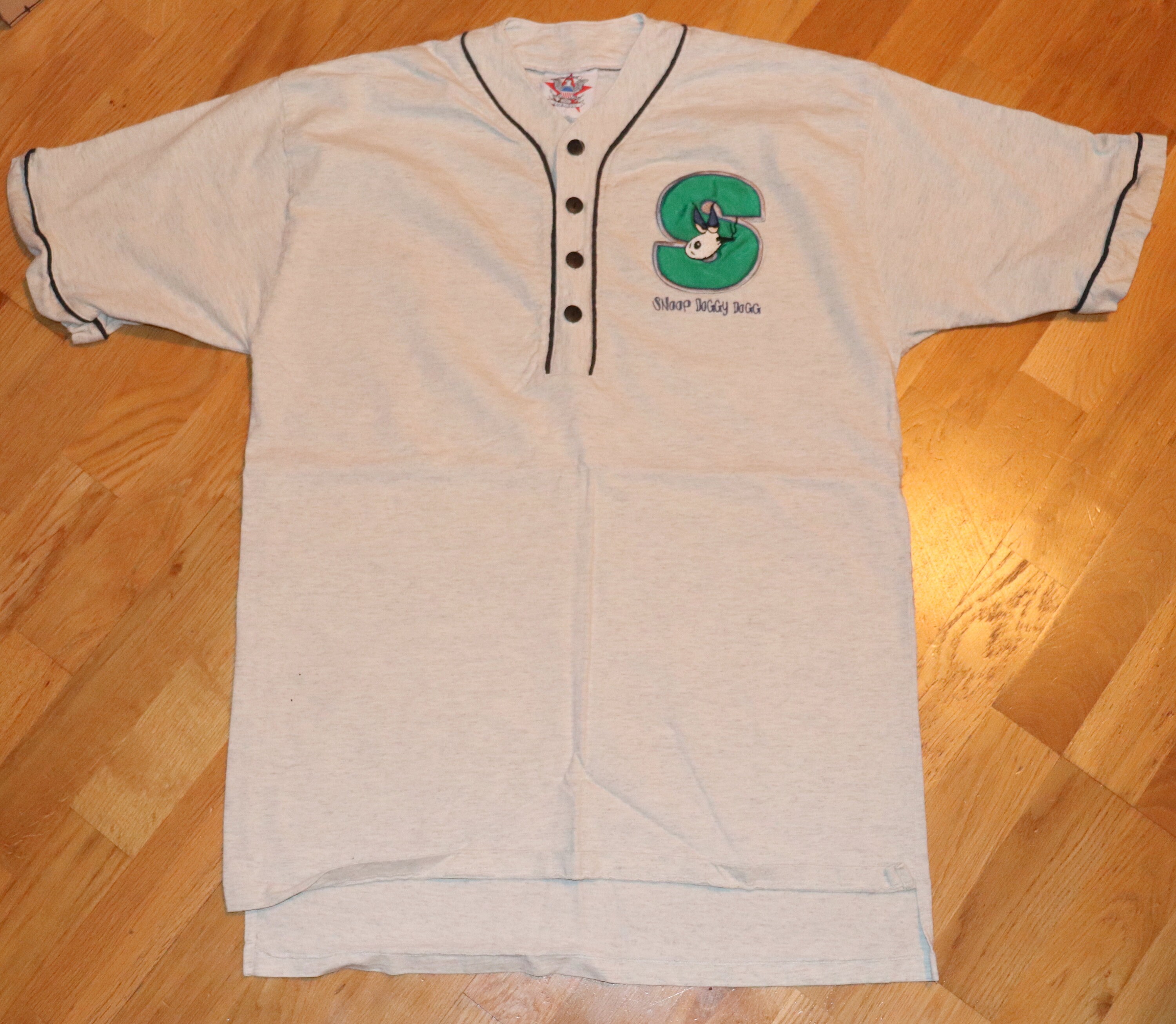 1990's SNOOP DOGG Vintage 1993 Doggystyle Jersey Hip-hop 1990's SNOOP DOGG Vintage 1993 Doggystyle Jersey Hip-hop