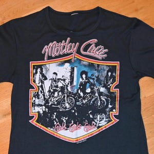 1987 MOTLEY CRUE vintage Rare Original 1980&#39;s Tour Concert glam rock hair metal band tee t-shirt (M/L) Large Harley Davidson 80&#39;s Crew GiFT