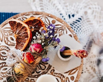 Géode d'agate, Palo Santo, sauge, romarin, lavande et baguette de tache de fleur