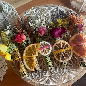 5 Palo Santo Fruit Smudge sticks +  Lavender
