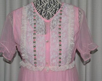 Vintage Vintage Pink Chiffon Nylon Peignoir Nightgown Robe Set Sleepwear  1960s SEARS Canada 1960s