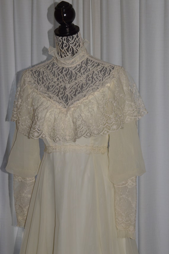 Vintage Wedding Ivory Lace Dress by Union Label C… - image 6