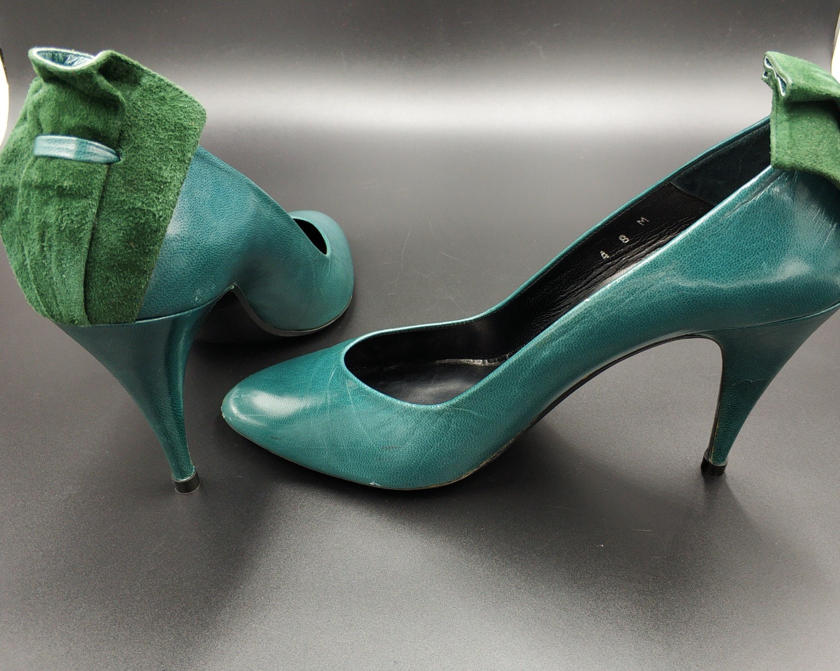 靴 ITALY VINTAGE 1960's Olive Suede Pumps s-l400.jpg