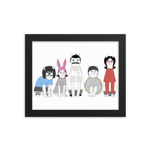 Könnte beinhalten: Ein gerahmter Druck mit einer Gruppe von sechs Katzen, die als Figuren aus der Zeichentrickserie "BoJack Horseman" verkleidet sind. Die Katzen stehen in einer Reihe, nach vorne gerichtet, und tragen Kostüme, die den Figuren BoJack, Diane, Princess Carolyn, Mr. Peanutbutter, Todd und Beatrice ähneln.