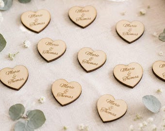 Cuori personalizzati 20, 30 o 50 pezzi 3 cm con nomi degli sposi in legno