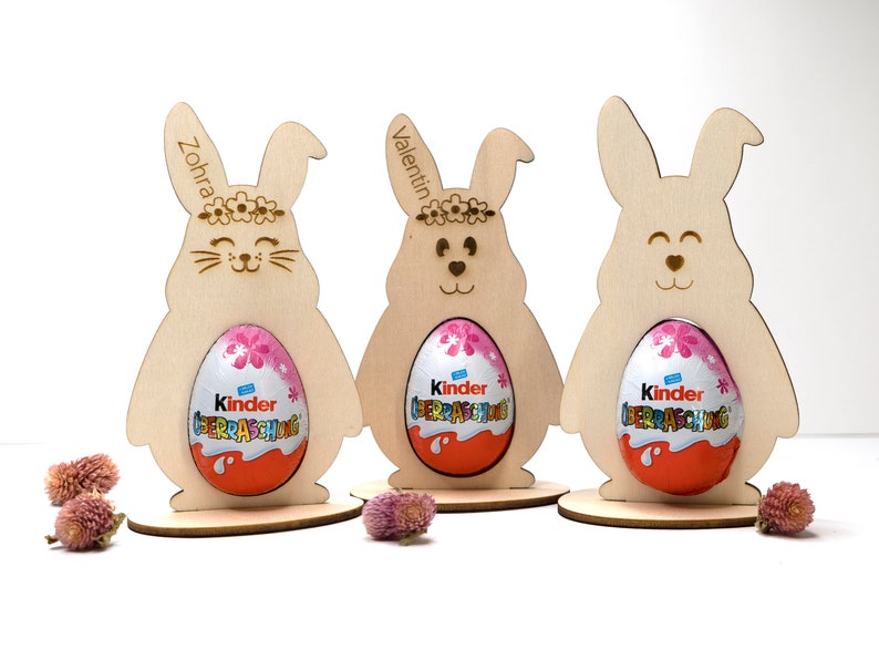 Osterhase Ü-Ei Halter Ostergeschenk personalisiert aus Holz Osterdeko Gastgeschenk Ostern Tischdeko Mitbringsel für Kinder Bild 1