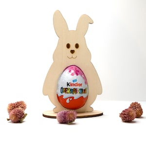 Osterhase Ü-Ei Halter Ostergeschenk personalisiert aus Holz Osterdeko Gastgeschenk Ostern Tischdeko Mitbringsel für Kinder Bild 5