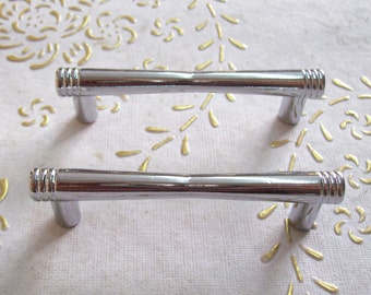 Italien Messing Griffe in hoher Qualität. polierte Chromgriffe. Eisen Chrom. Eisen-Chrom zieht.Chrom-Schrank.Kunst.537 Länge mm.78.Löcher.mm.64