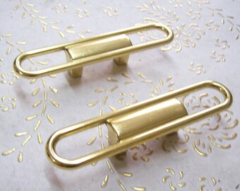 Vintage Italy ancient handle antique furniture in high quality.Iron polished gold. gold drawer pull.diam.mm105.holes mm.32.art.626