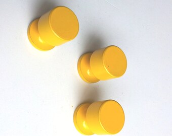 Pomos italianos de latón de alta calidad. Tirador de cajón de latón amarillo. Pomo torneado de latón amarillo. Pomo de latón amarillo. Diámetro 19 mm, base 19 mm, art. 205.