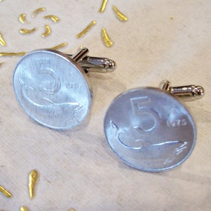 Vintage Italy 1975 Coin Cufflinks Mens.Set of 2 Genuine 1975s 5 Lire Coins. dolphin, lucky coin, Diam.Coin mm.18,2.46th Birthday.art 78