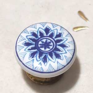 Italy Brass and ceramic knobs in high quality.knob in fine Italian ceramic.Round blue ceramic knob.Italy hand made.Diam.mm.26,art.2024