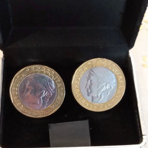 Vintage Italien 1997 Münze Manschettenknöpfe aus 2 echten 1000 lire Münze.  Diam.mm 26.Geschenk. 24. Jahrestag, 24. Geburtstag. Italien turreted.