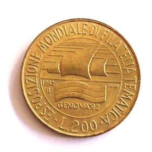 Op de afbeelding: Een gouden munt met de inscriptie "ESPOSIZIONE MONDIALE DI FILATELIA GENOVA '92 L.200" en een afbeelding van een schip met golven.