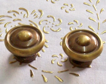 Italia Perillas de latón en alta calidad. tirar del cajón pulido de latón. perillas de latón giradas. perillas de bronce matizadas.Diam. mm. 30, base mm. 18. art.110
